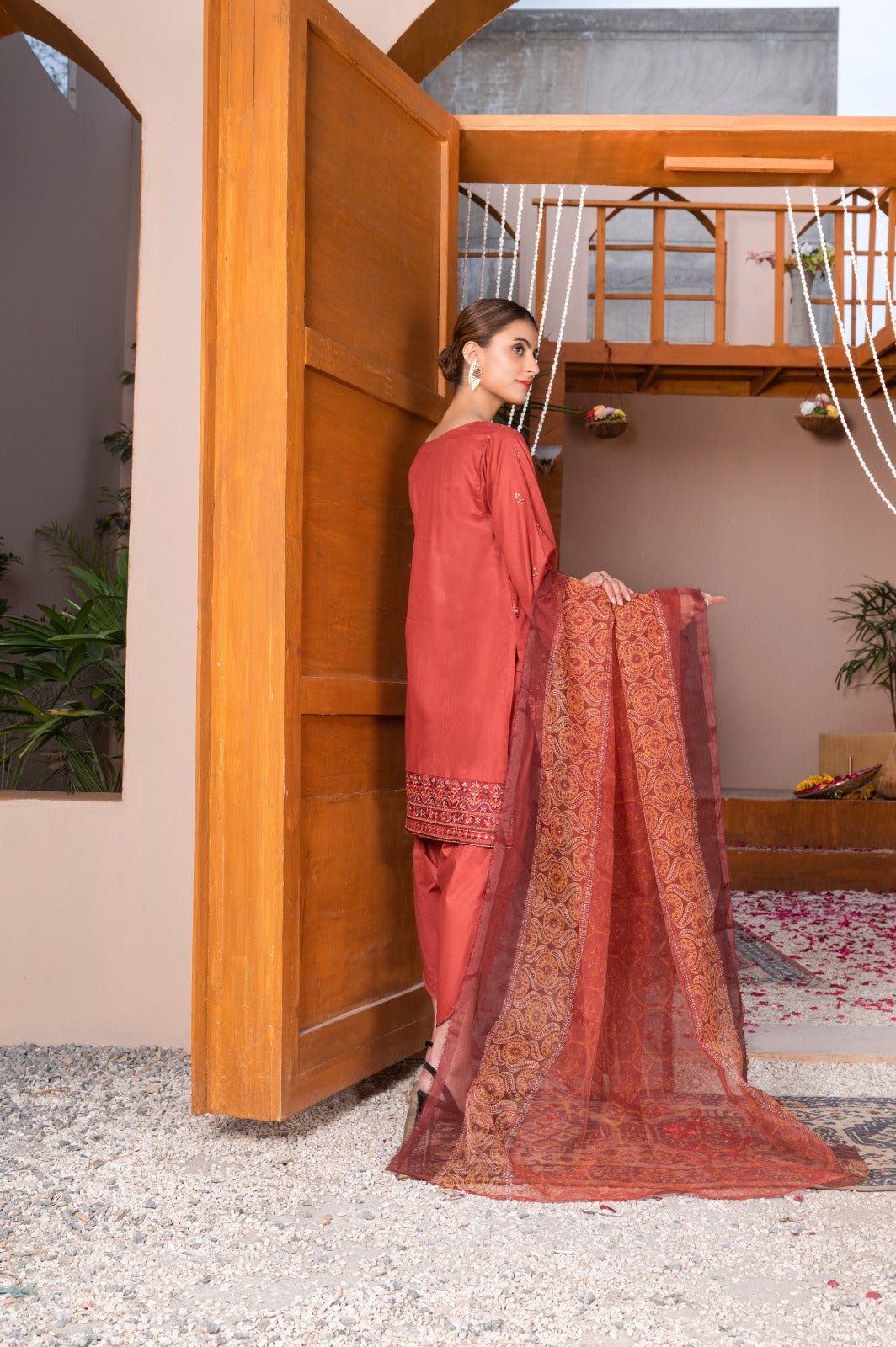 Gulnar Rouge | Lawn - Embroidered