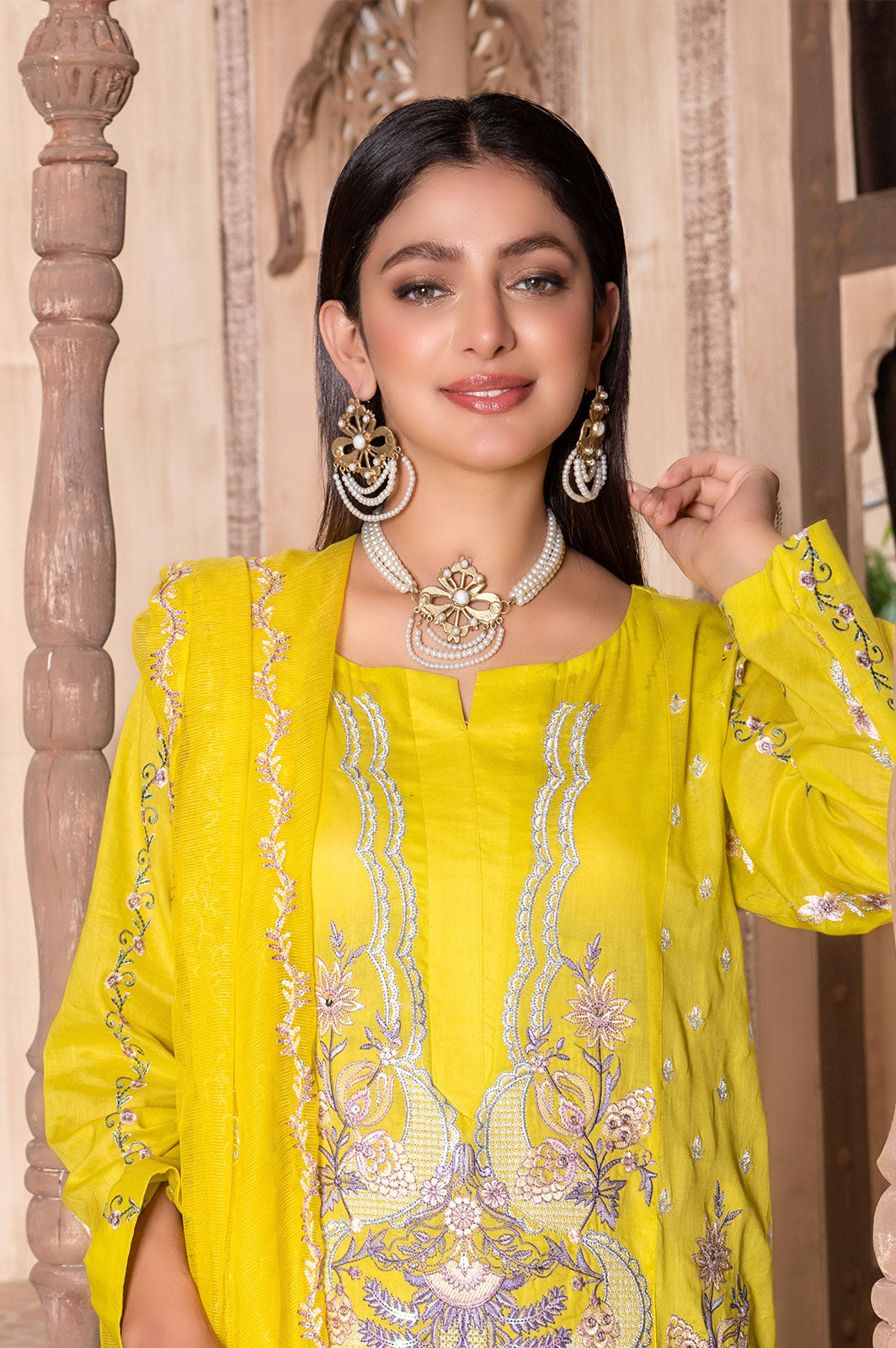 Mehr-e-Zar | Lawn - Embroidered
